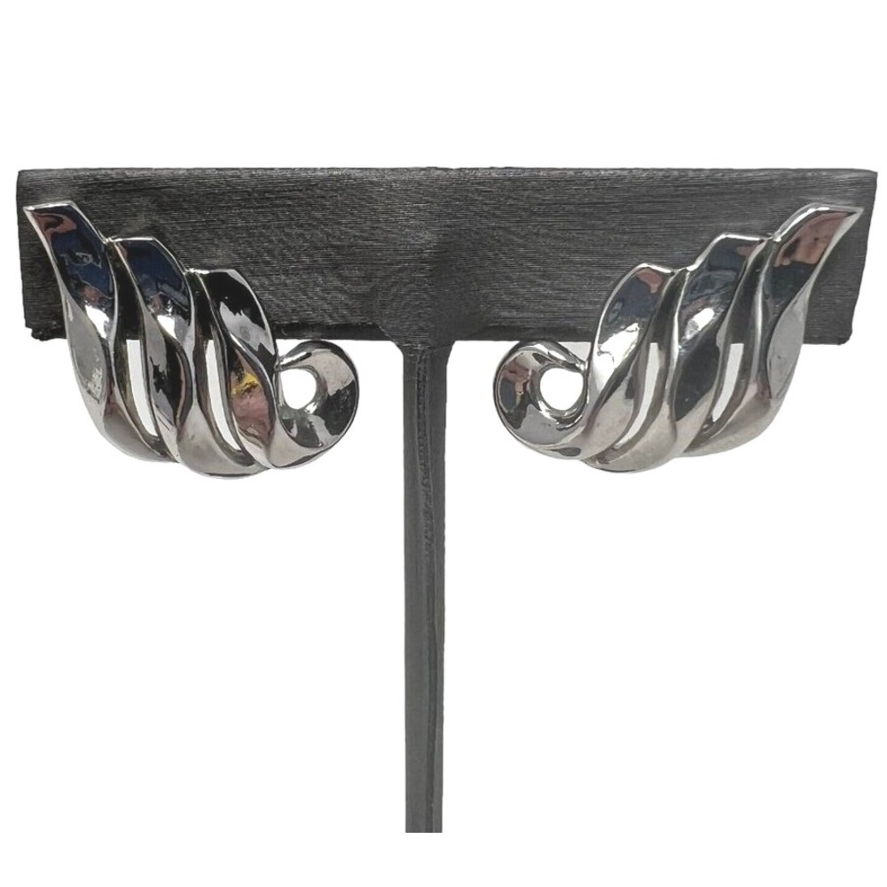 Vintage Trifari Clip On Earrings Silver Tone‎ Leaf Feather